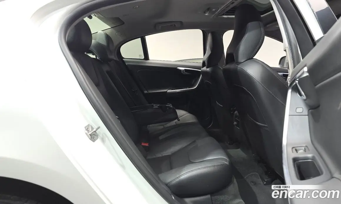 Volvo S60 2014 1.6 автомат (гидро), фото 17 Volvo S60 2014 1.6 автомат (гидро), фото 17