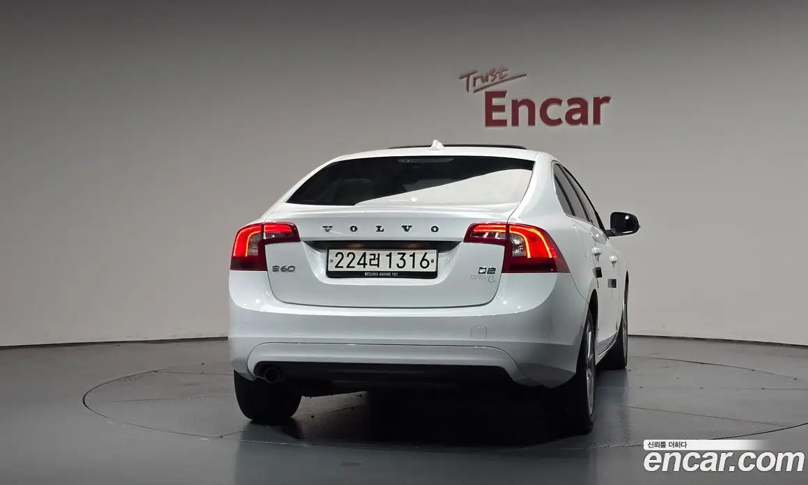 Volvo S60 2014 1.6 автомат (гидро), фото 3 Volvo S60 2014 1.6 автомат (гидро), фото 3