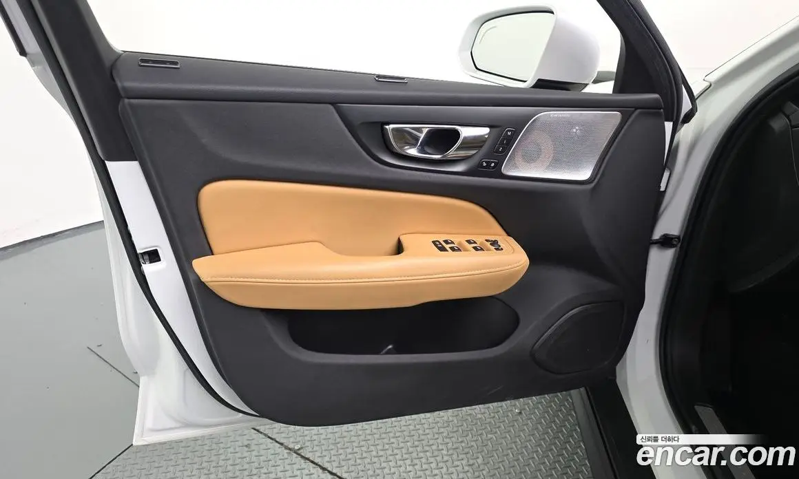 Volvo V60 2019 2.0 автомат (гидро), фото 14 Volvo V60 2019 2.0 автомат (гидро), фото 14