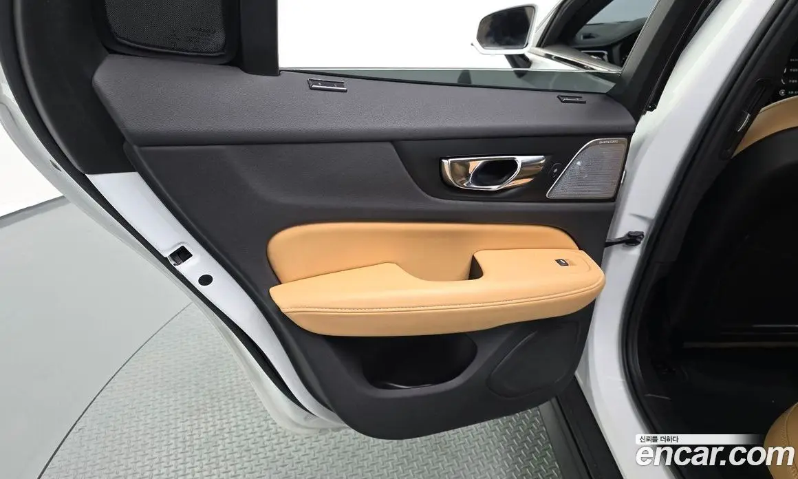 Volvo V60 2019 2.0 автомат (гидро), фото 15 Volvo V60 2019 2.0 автомат (гидро), фото 15