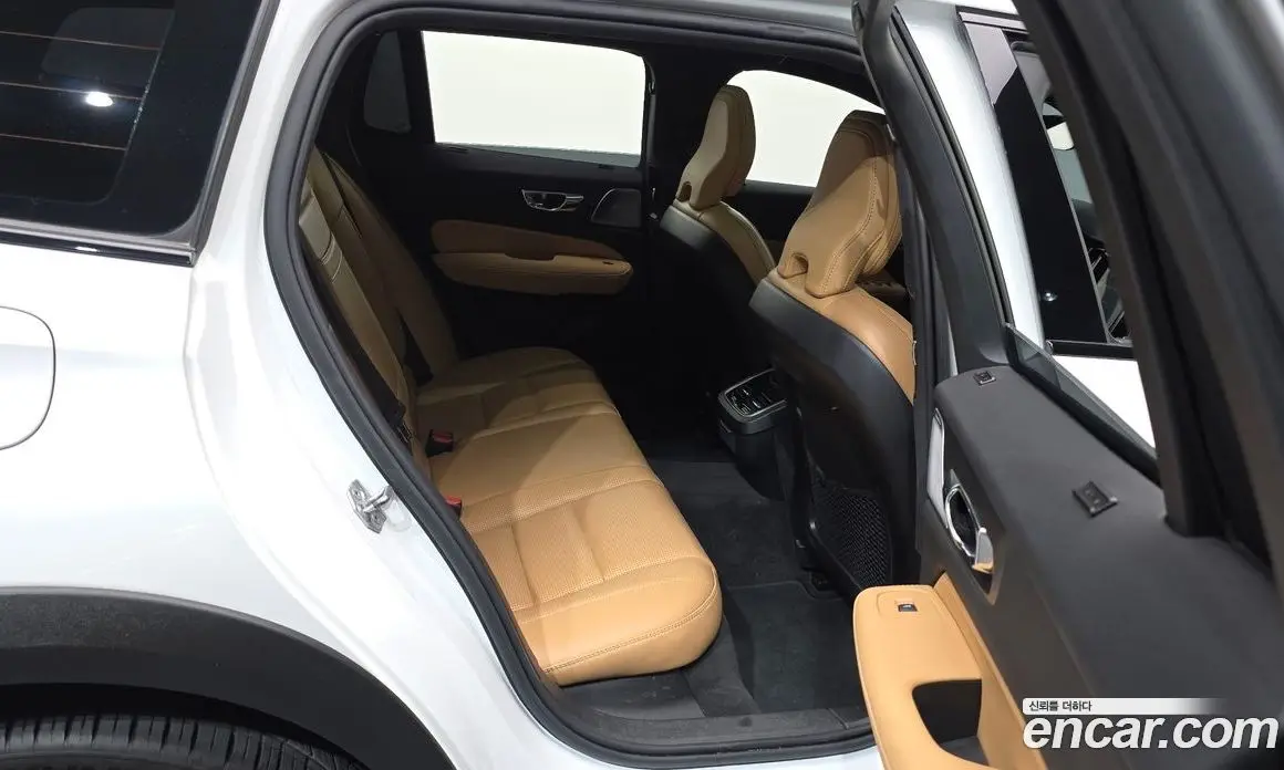 Volvo V60 2019 2.0 автомат (гидро), фото 18 Volvo V60 2019 2.0 автомат (гидро), фото 18