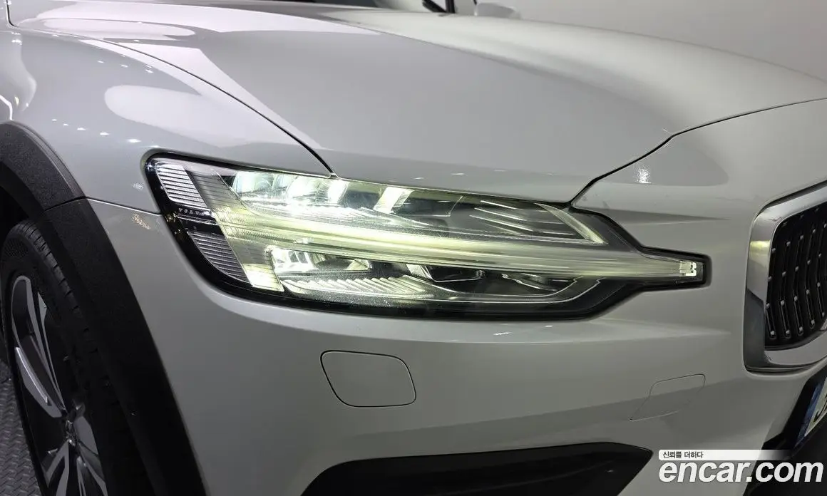 Volvo V60 2019 2.0 автомат (гидро), фото 8 Volvo V60 2019 2.0 автомат (гидро), фото 8