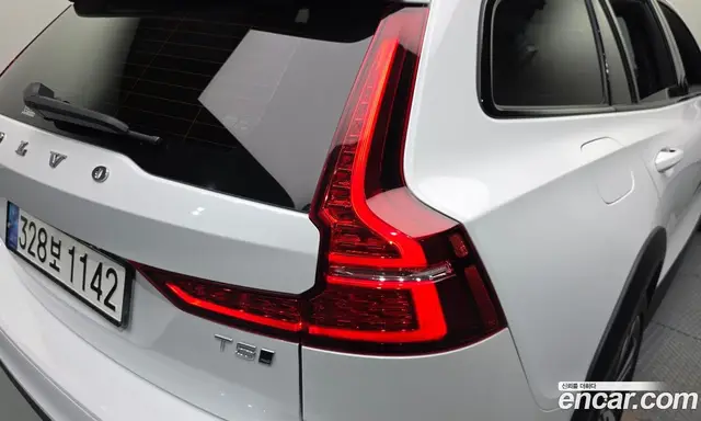 Volvo V60 2019 2.0 автомат (гидро), миниатюра 9 Volvo V60 2019 2.0 автомат (гидро), миниатюра 9