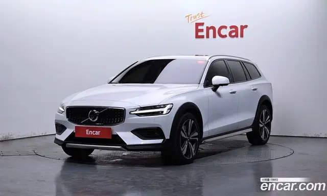 Volvo V60, 2021, 40 303 км