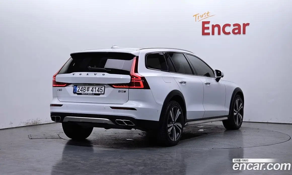 Volvo V60 2021 2.0 автомат (гидро), фото 2 Volvo V60 2021 2.0 автомат (гидро), фото 2