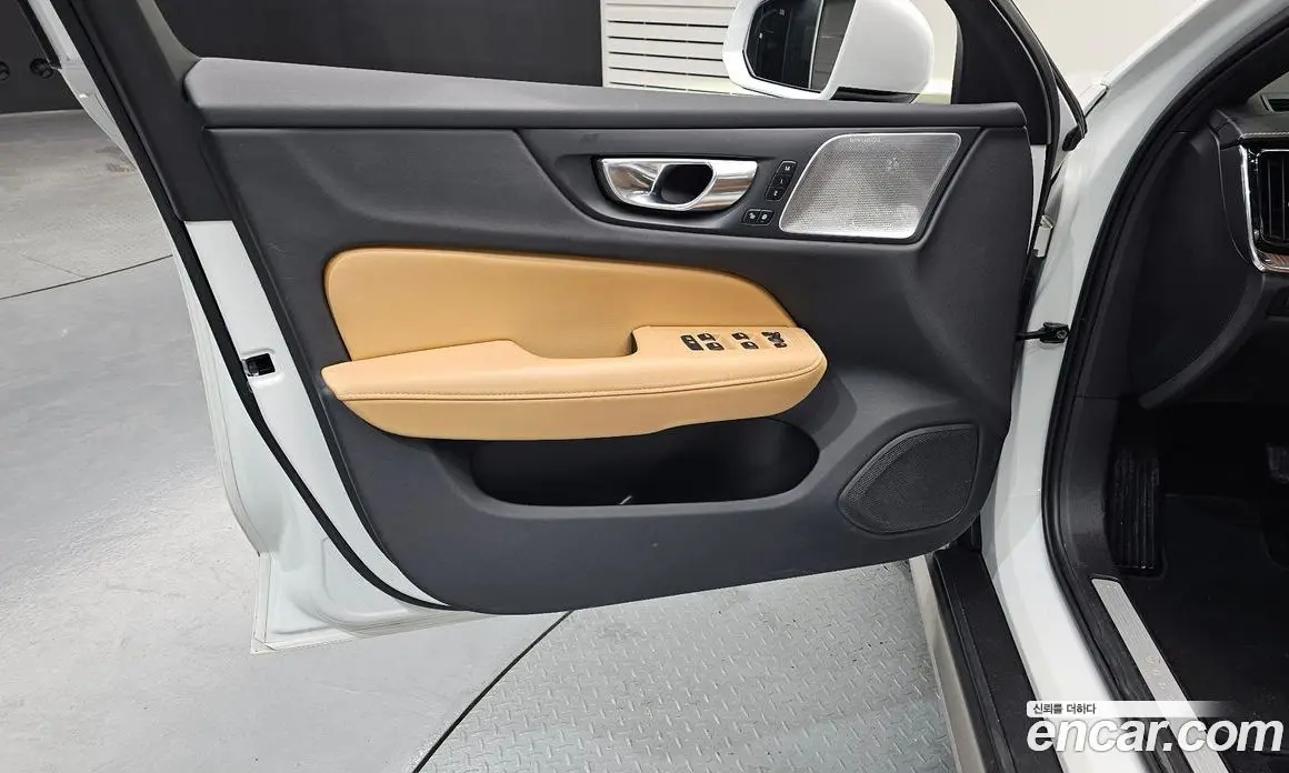 Volvo V60 2021 2.0 автомат (гидро), фото 14 Volvo V60 2021 2.0 автомат (гидро), фото 14