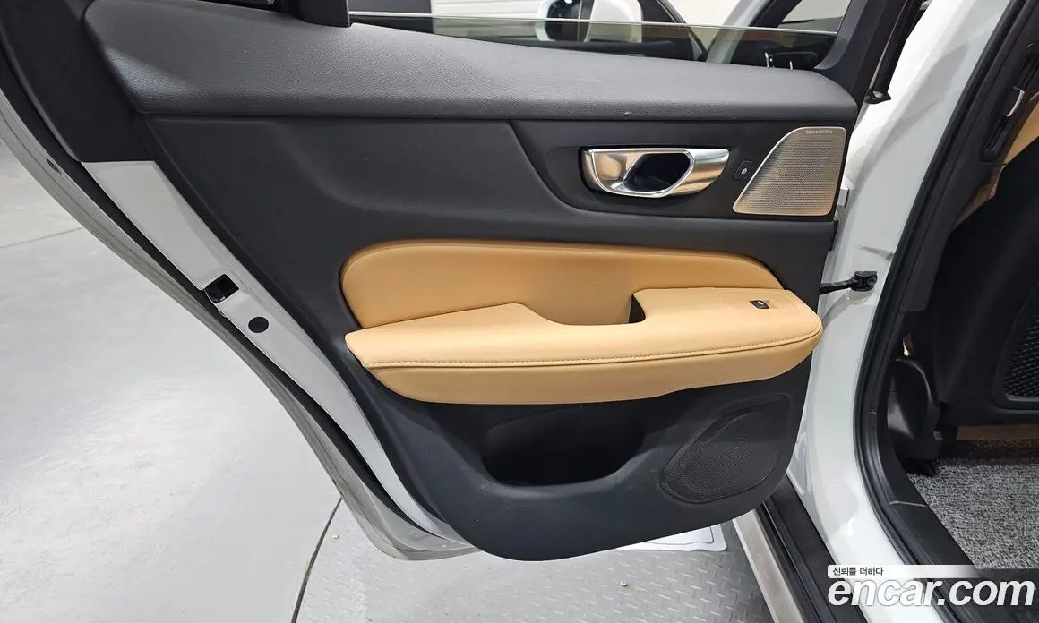 Volvo V60 2021 2.0 автомат (гидро), фото 15 Volvo V60 2021 2.0 автомат (гидро), фото 15