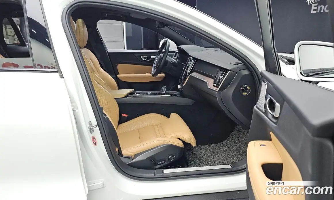 Volvo V60 2021 2.0 автомат (гидро), фото 17 Volvo V60 2021 2.0 автомат (гидро), фото 17