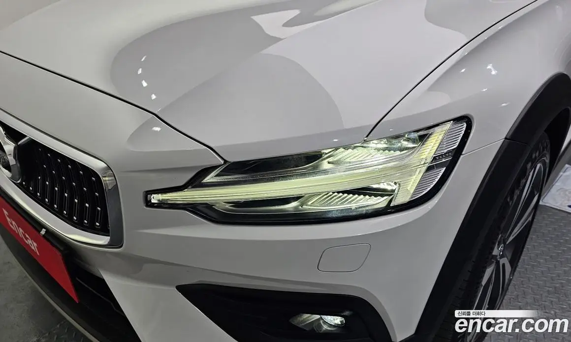 Volvo V60 2021 2.0 автомат (гидро), фото 8 Volvo V60 2021 2.0 автомат (гидро), фото 8