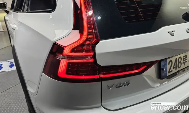Volvo V60 2021 2.0 автомат (гидро), миниатюра 9 Volvo V60 2021 2.0 автомат (гидро), миниатюра 9