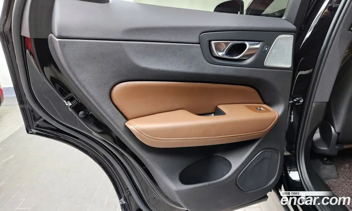 Volvo XC60 2021 2.0 автомат (гидро), фото 14