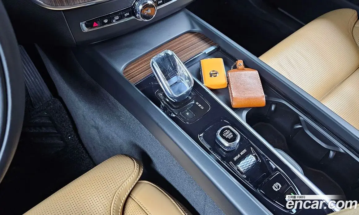 Volvo XC60 2021 2.0 автомат (гидро), фото 11