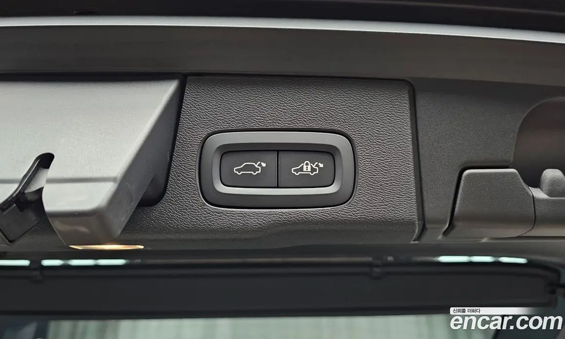 Volvo XC60 2021 2.0 автомат (гидро), фото 20