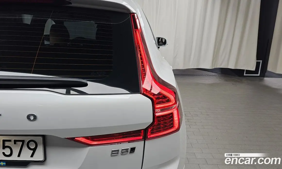 Volvo XC60 2021 2.0 автомат (гидро), фото 8