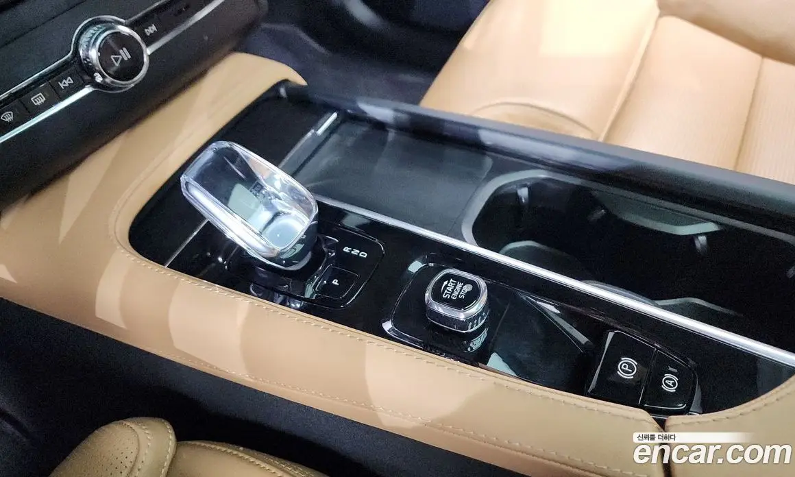 Volvo XC90 2023 2.0 автомат (гидро), фото 12 Volvo XC90 2023 2.0 автомат (гидро), фото 12