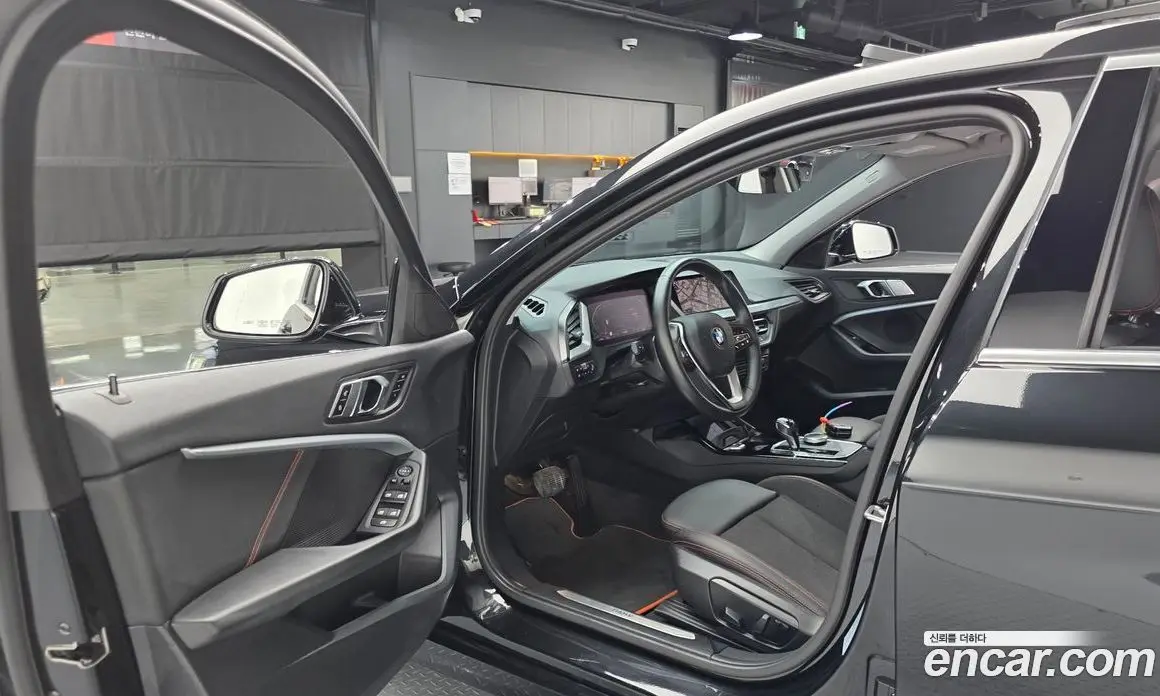 BMW 1 серия 2021 2.0 автомат (гидро), фото 13