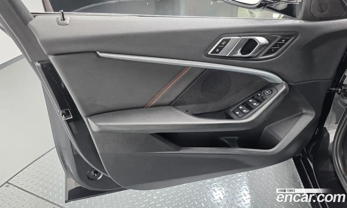 BMW 1 серия 2021 2.0 автомат (гидро), фото 14