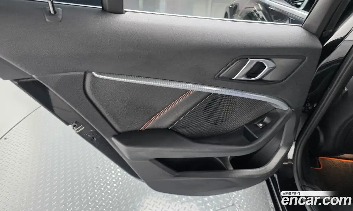 BMW 1 серия 2021 2.0 автомат (гидро), фото 15
