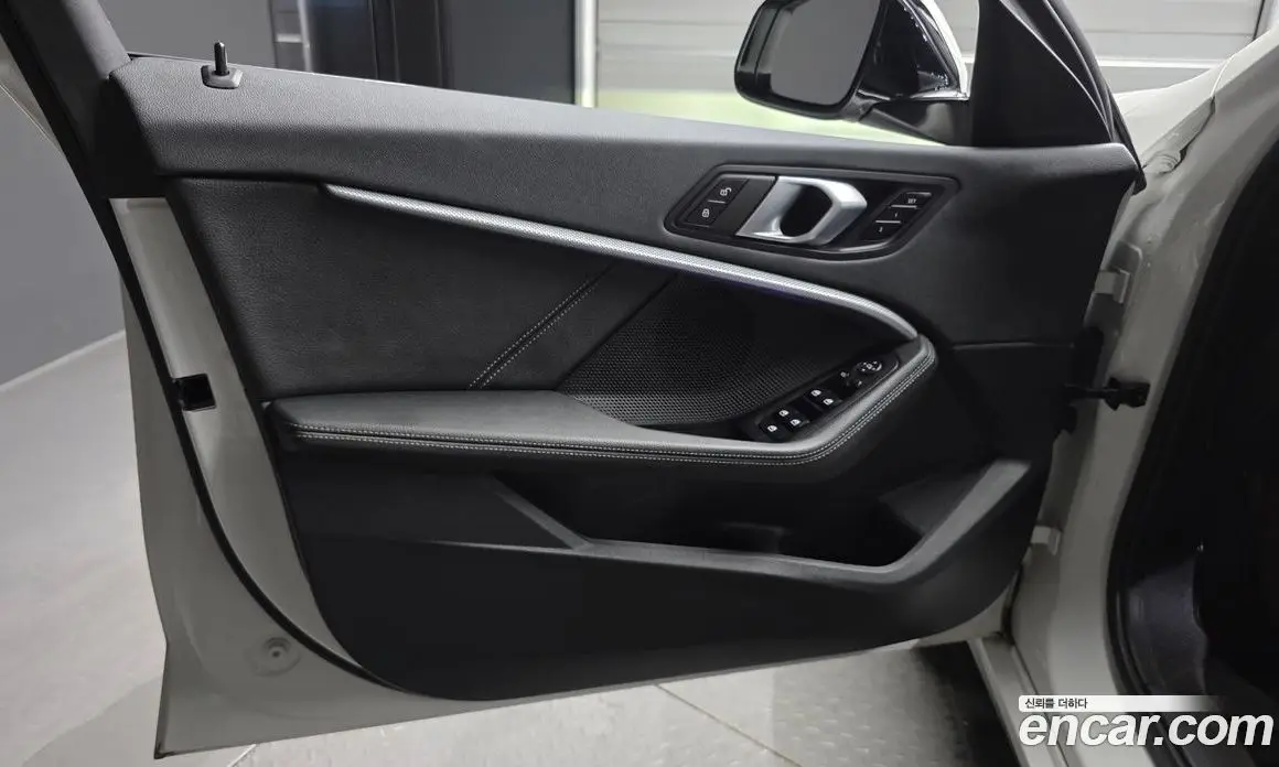 BMW 1 серия 2021 2.0 автомат (гидро), фото 14