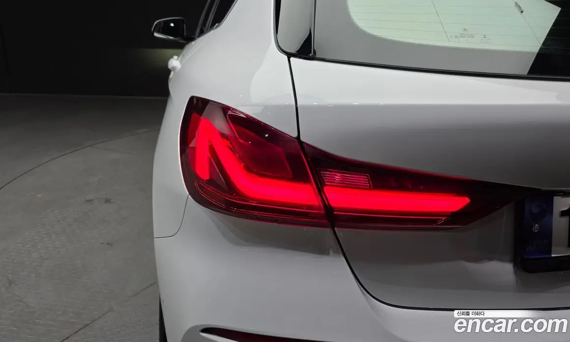 BMW 1 серия 2021 2.0 автомат (гидро), фото 9