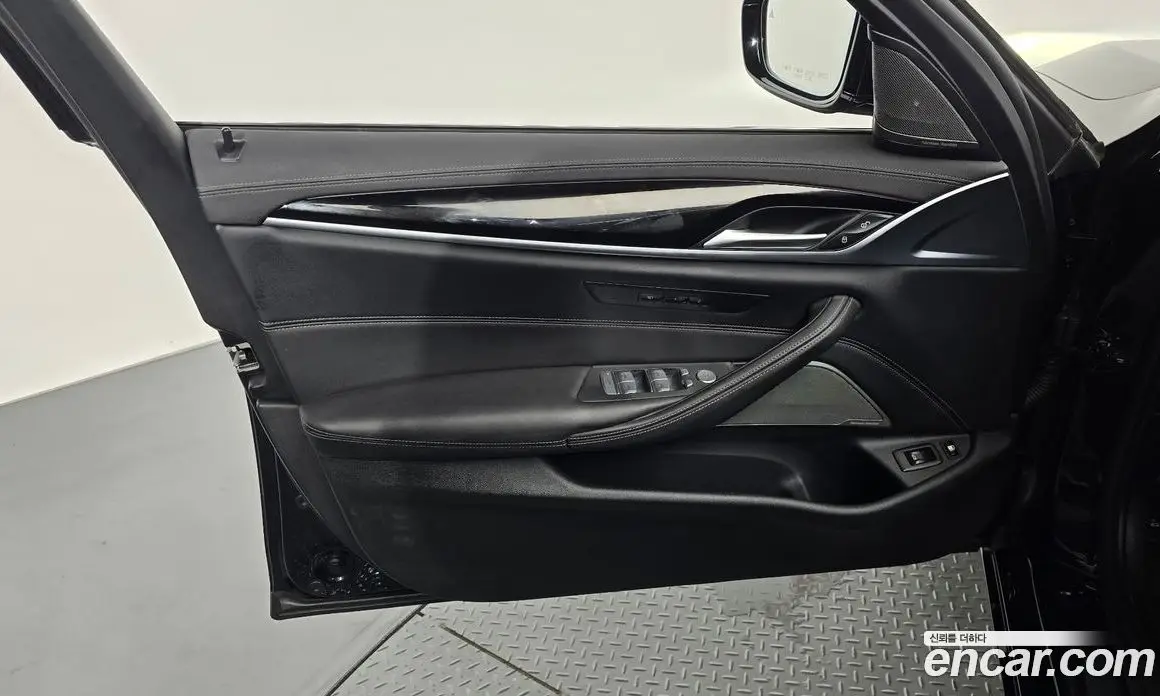 BMW 5 серия 2021 2.0 автомат (гидро), фото 14