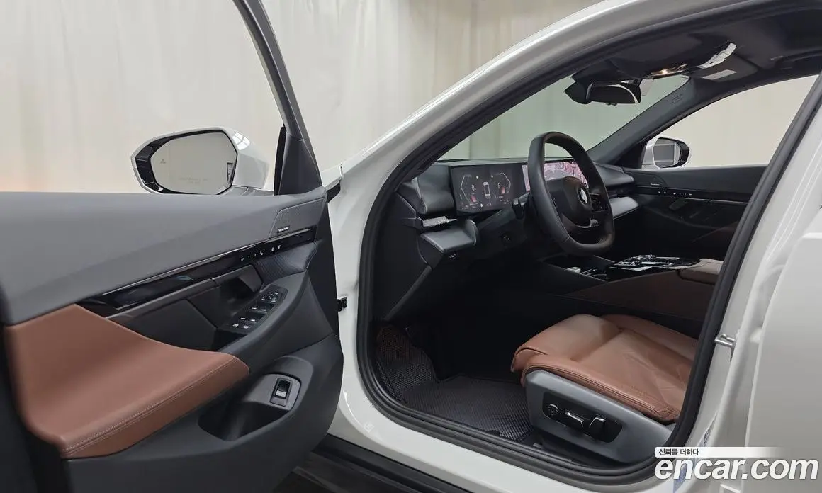 BMW 5 серия 2023 2.0 автомат (гидро), фото 13