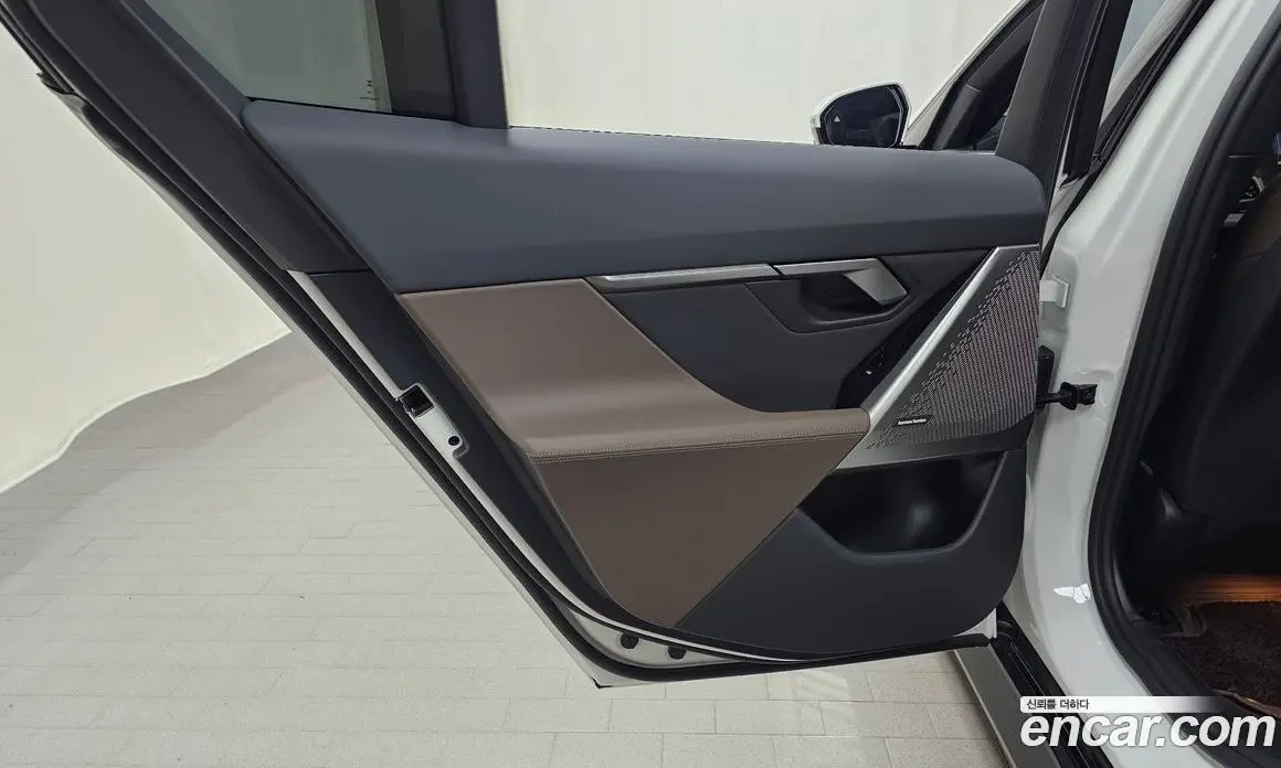 BMW 5 серия 2025 2.0 автомат (гидро), фото 15