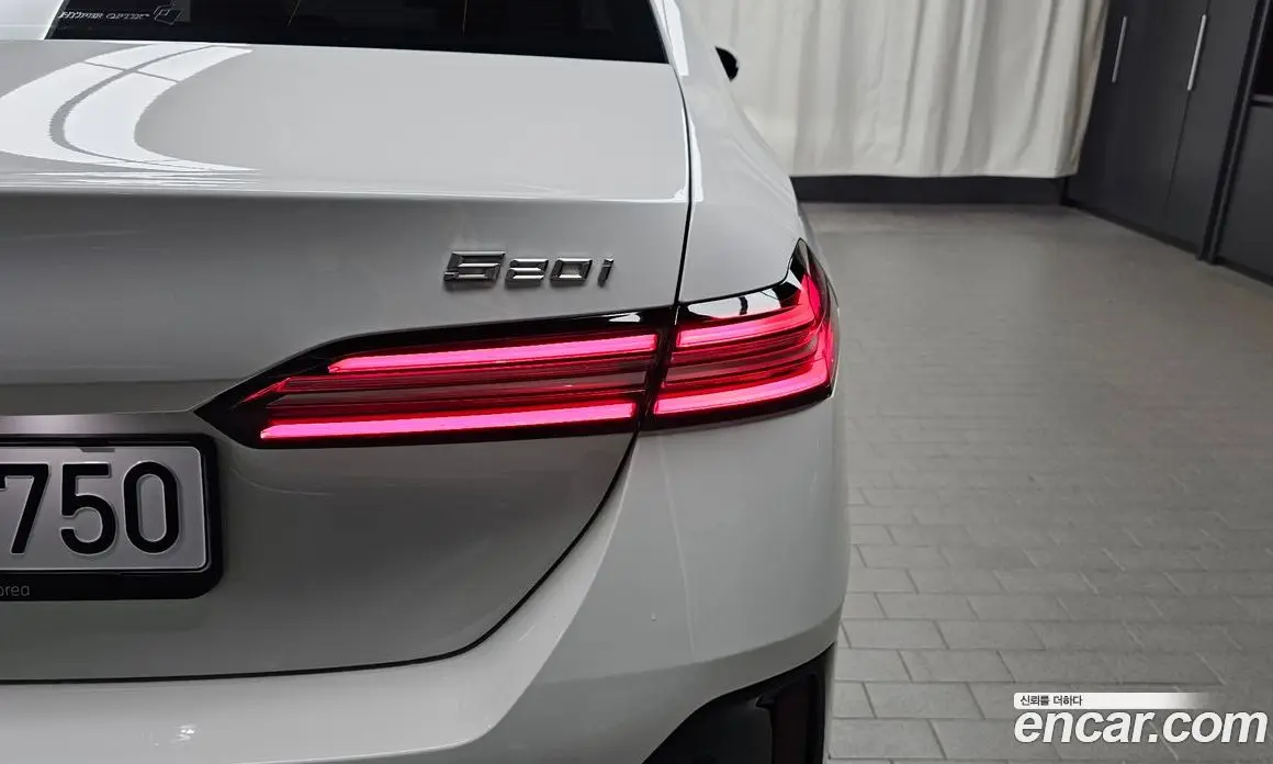 BMW 5 серия 2025 2.0 автомат (гидро), фото 9