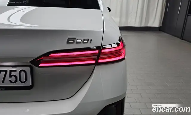 BMW 5 серия 2025 2.0 автомат (гидро), миниатюра 9