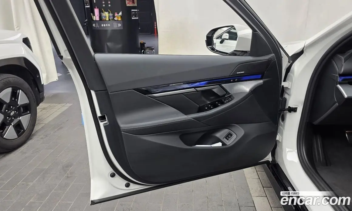 BMW 5 серия 2025 2.0 автомат (гидро), фото 14 BMW 5 серия 2025 2.0 автомат (гидро), фото 14