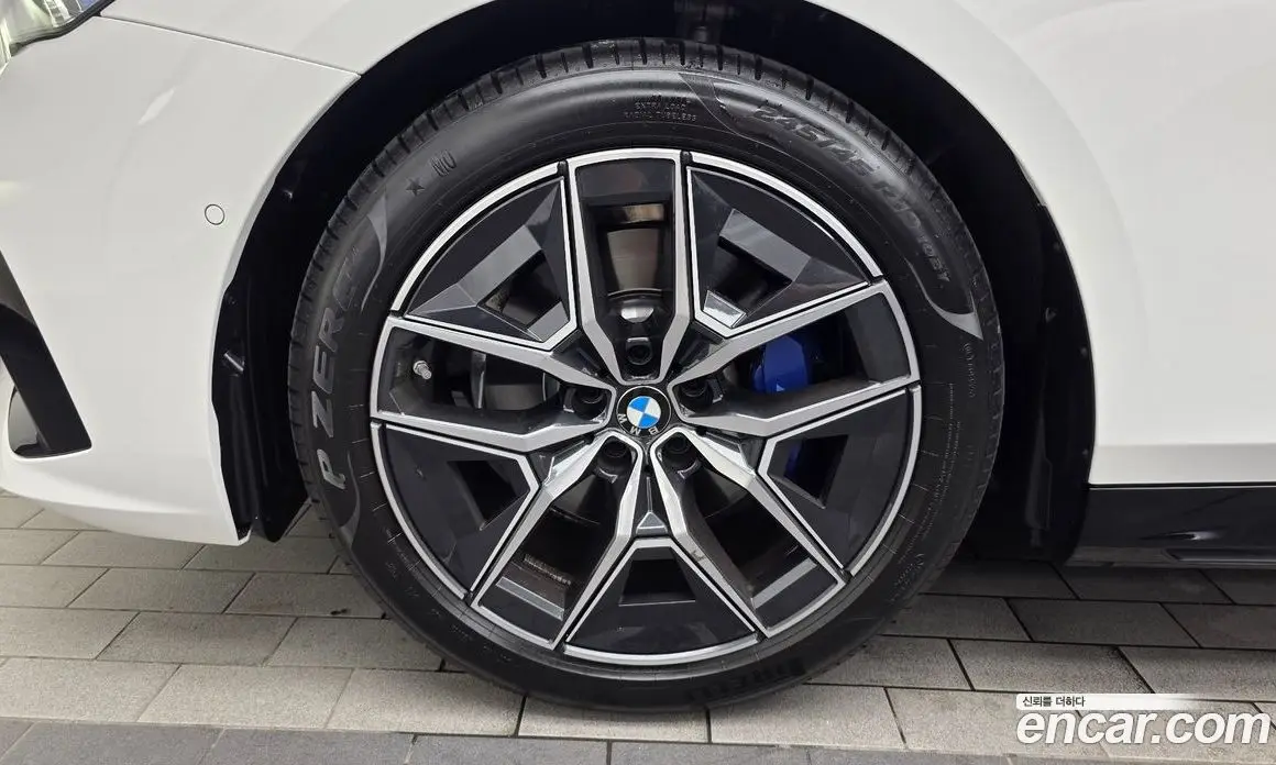 BMW 5 серия 2025 2.0 автомат (гидро), фото 5 BMW 5 серия 2025 2.0 автомат (гидро), фото 5