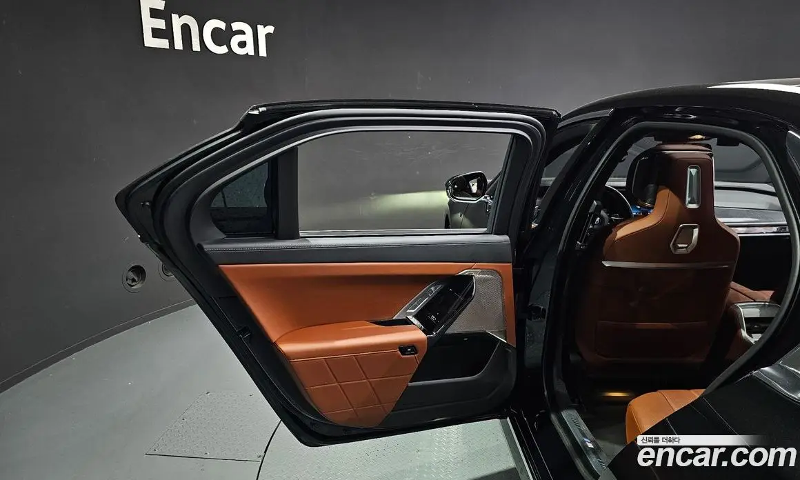 BMW 7 серия 2024 3.0 автомат (гидро), фото 15