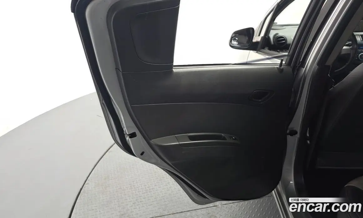 Chevrolet Spark 2012 1.0 автомат (гидро), фото 15 Chevrolet Spark 2012 1.0 автомат (гидро), фото 15