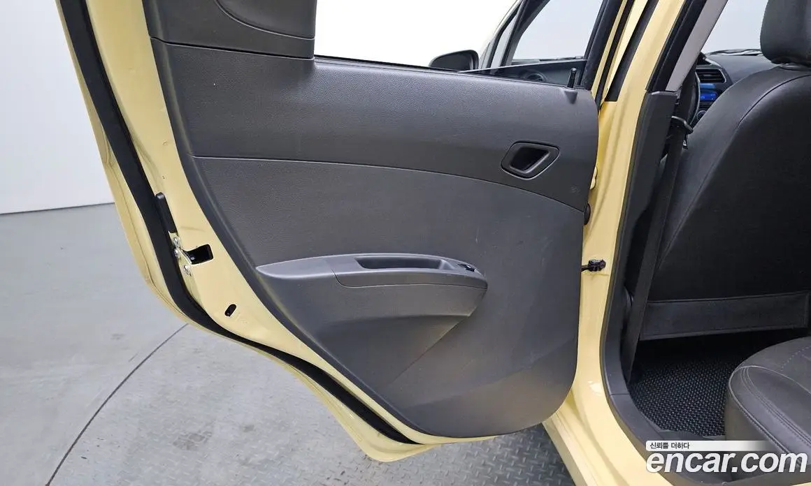 Chevrolet Spark 2013 1.0 автомат (гидро), фото 15 Chevrolet Spark 2013 1.0 автомат (гидро), фото 15