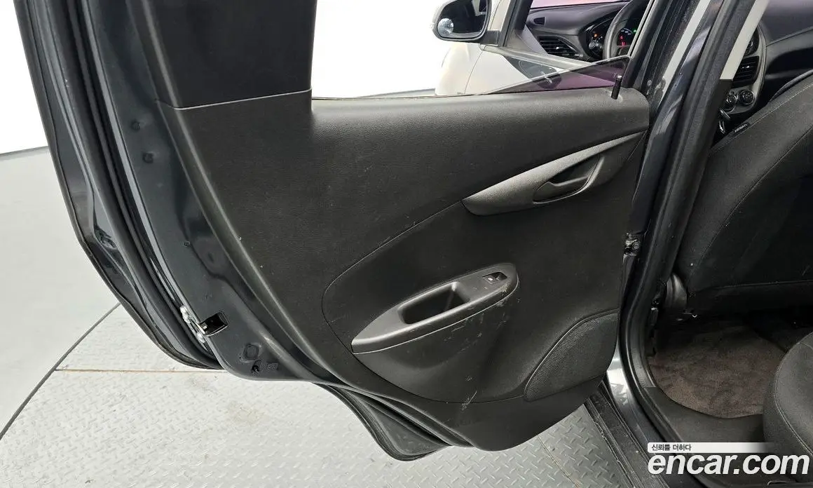 Chevrolet Spark 2016 1.0 автомат (робот), фото 14 Chevrolet Spark 2016 1.0 автомат (робот), фото 14