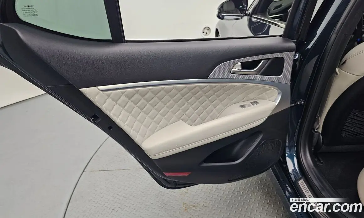 Genesis G70 2022 2.0 автомат (гидро), фото 15