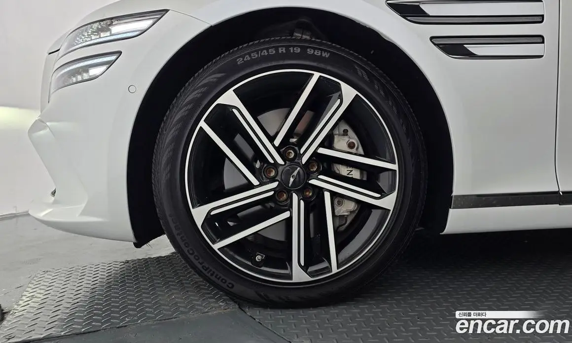 Genesis G80 2024 2.5 автомат (гидро), фото 5