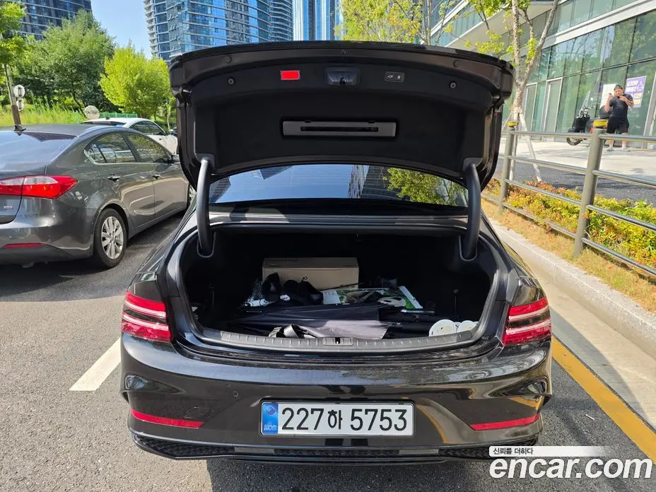 Genesis G80 2025 2.5 автомат (гидро), фото 6