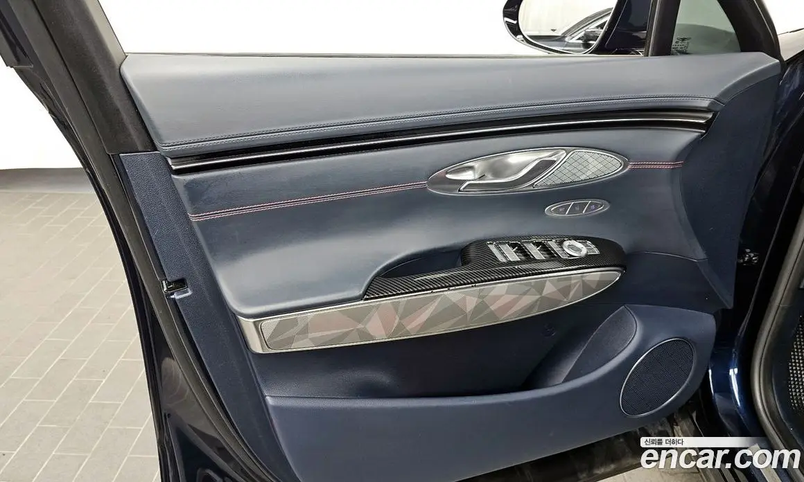 Genesis GV70 2021 2.5 автомат (гидро), фото 14 Genesis GV70 2021 2.5 автомат (гидро), фото 14