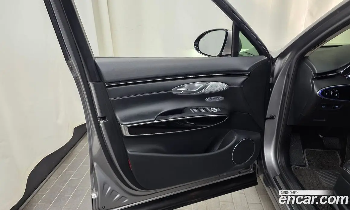 Genesis GV70 2021 2.5 автомат (гидро), фото 14 Genesis GV70 2021 2.5 автомат (гидро), фото 14