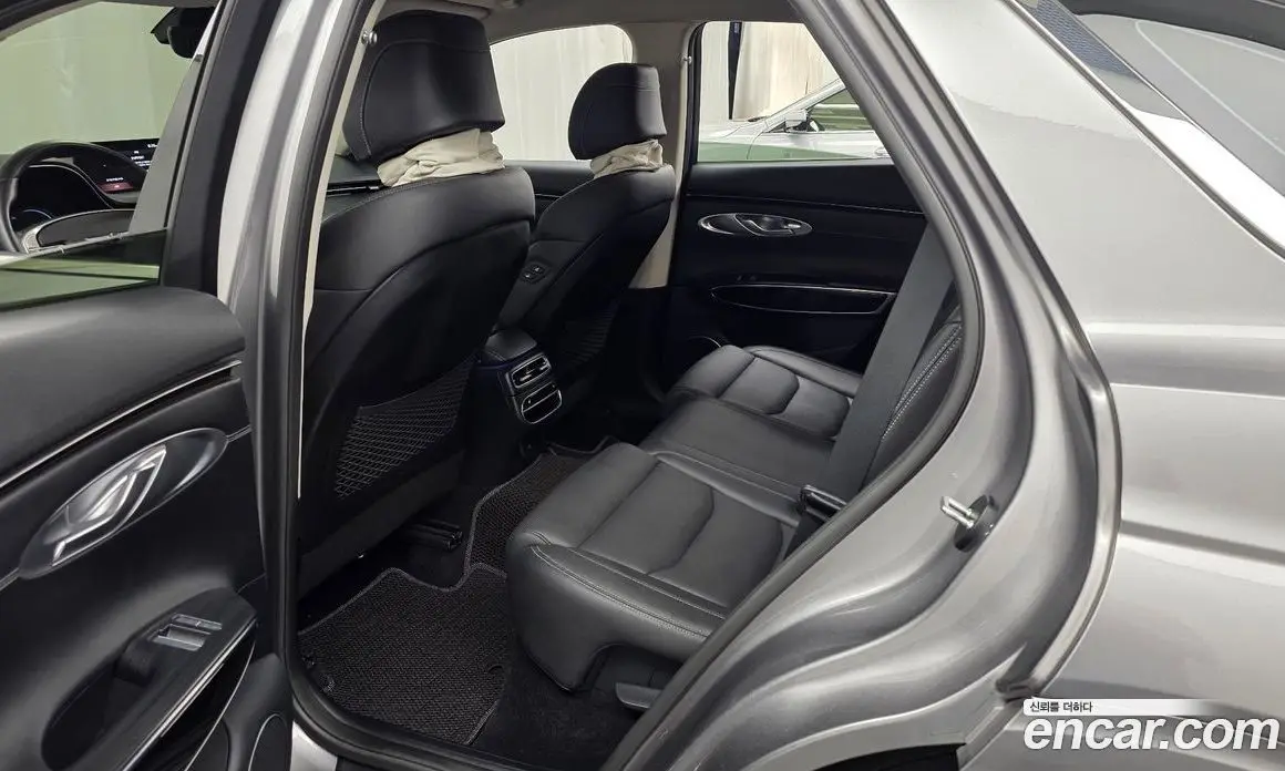 Genesis GV70 2021 2.5 автомат (гидро), фото 16 Genesis GV70 2021 2.5 автомат (гидро), фото 16