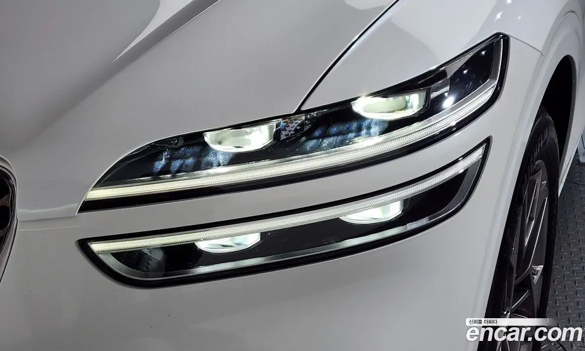 Genesis GV70 2021 2.5 автомат (гидро), фото 8 Genesis GV70 2021 2.5 автомат (гидро), фото 8