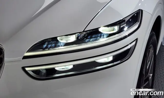 Genesis GV70 2021 2.5 автомат (гидро), миниатюра 8 Genesis GV70 2021 2.5 автомат (гидро), миниатюра 8