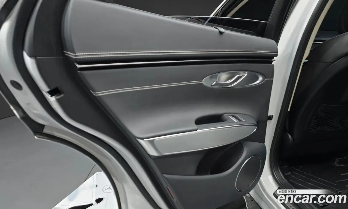 Genesis GV70 2022 0.1 автомат (гидро), фото 14 Genesis GV70 2022 0.1 автомат (гидро), фото 14
