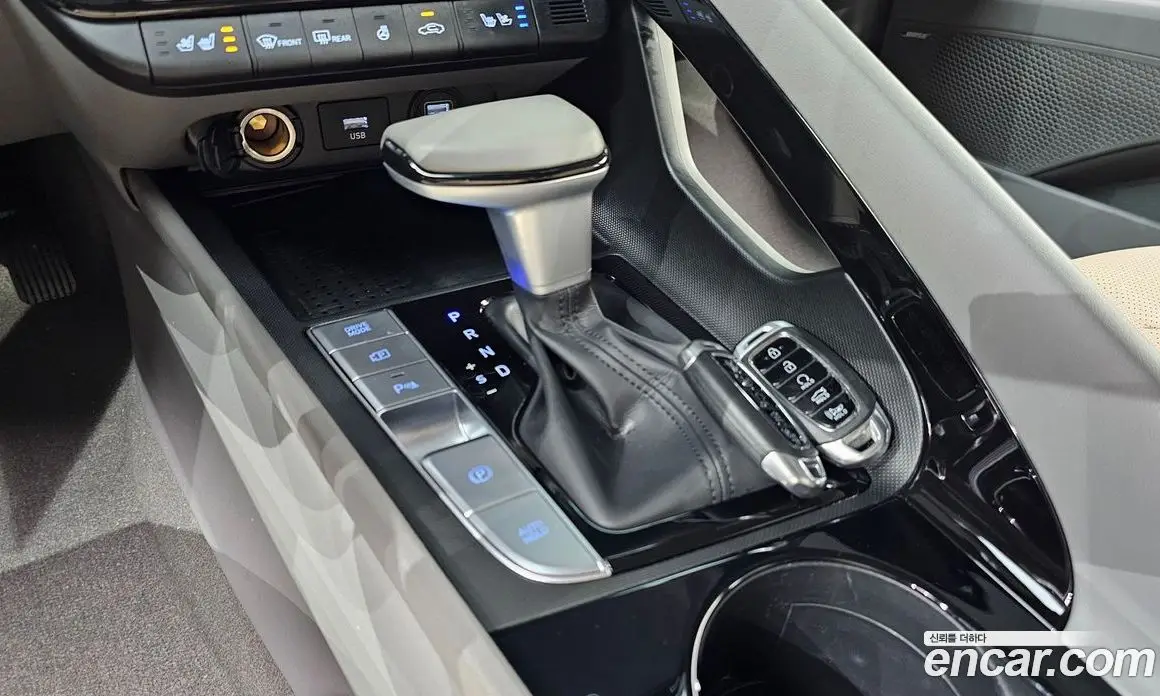 Hyundai Avante 2022 1.6 автомат (гидро), фото 12