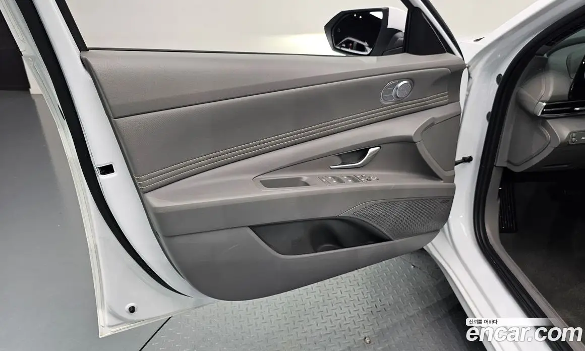 Hyundai Avante 2022 1.6 автомат (гидро), фото 14