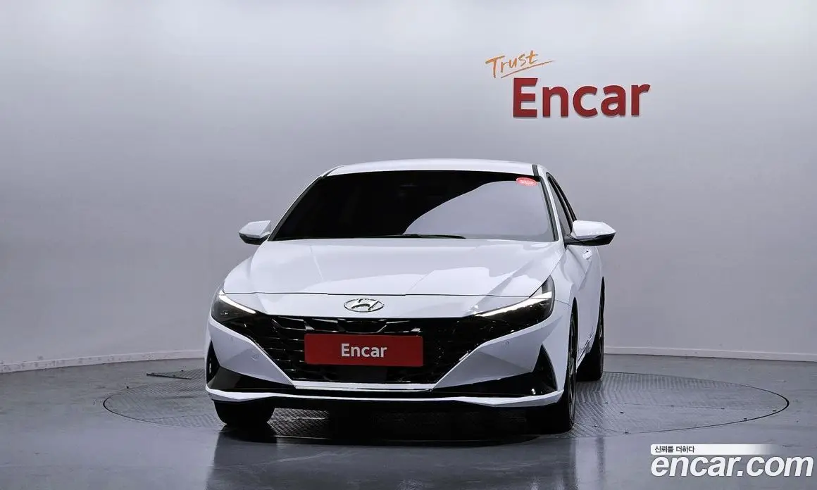 Hyundai Avante 2022 1.6 автомат (гидро), фото 3