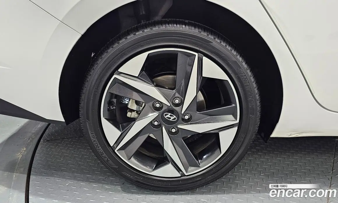 Hyundai Avante 2022 1.6 автомат (гидро), фото 5