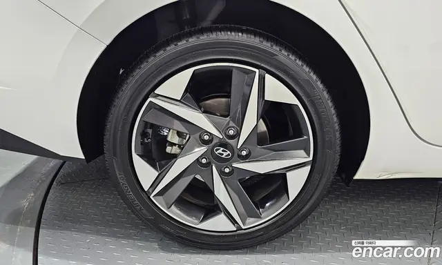 Hyundai Avante 2022 1.6 автомат (гидро), миниатюра 5