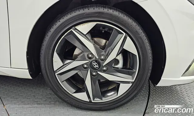 Hyundai Avante 2022 1.6 автомат (гидро), миниатюра 7
